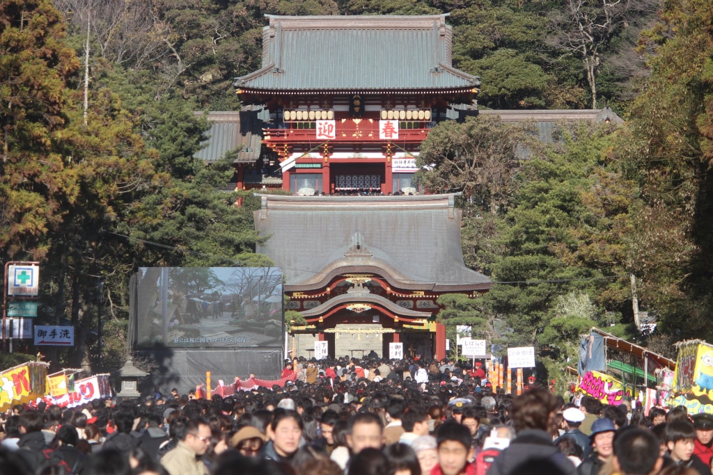 正月には200万以上の参拝者が集まる鶴岡八幡宮(神奈川県鎌倉市)