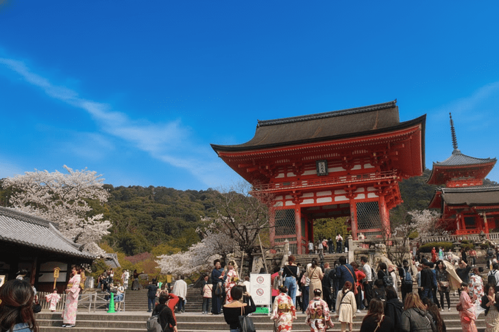 観光客が多い寺社や御朱印に力を入れている寺社は対応に慣れている(画像は京都・清水寺)